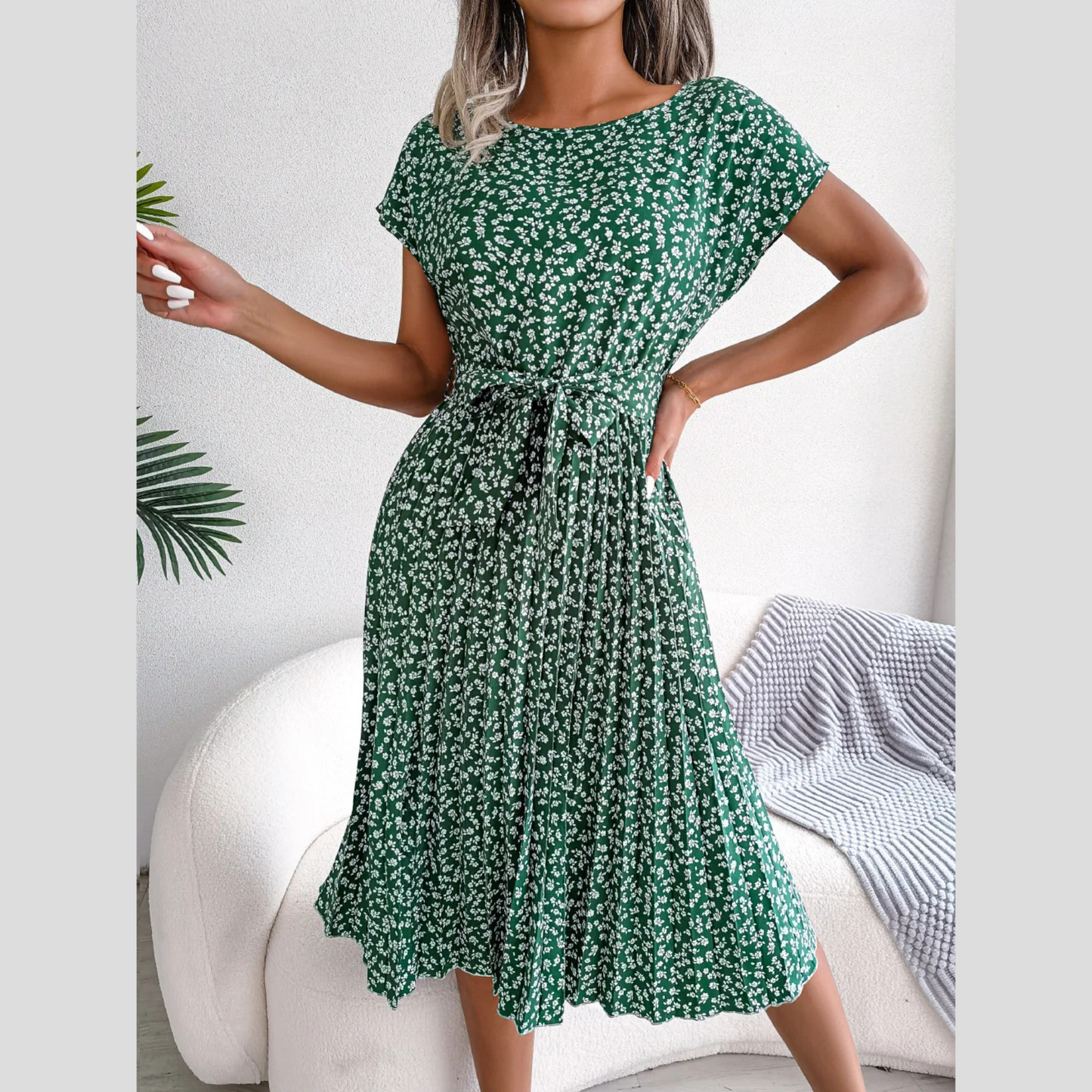ALESSIA™ - ELEGANCKA I PODKREŚLAJĄCA SUKIENKA