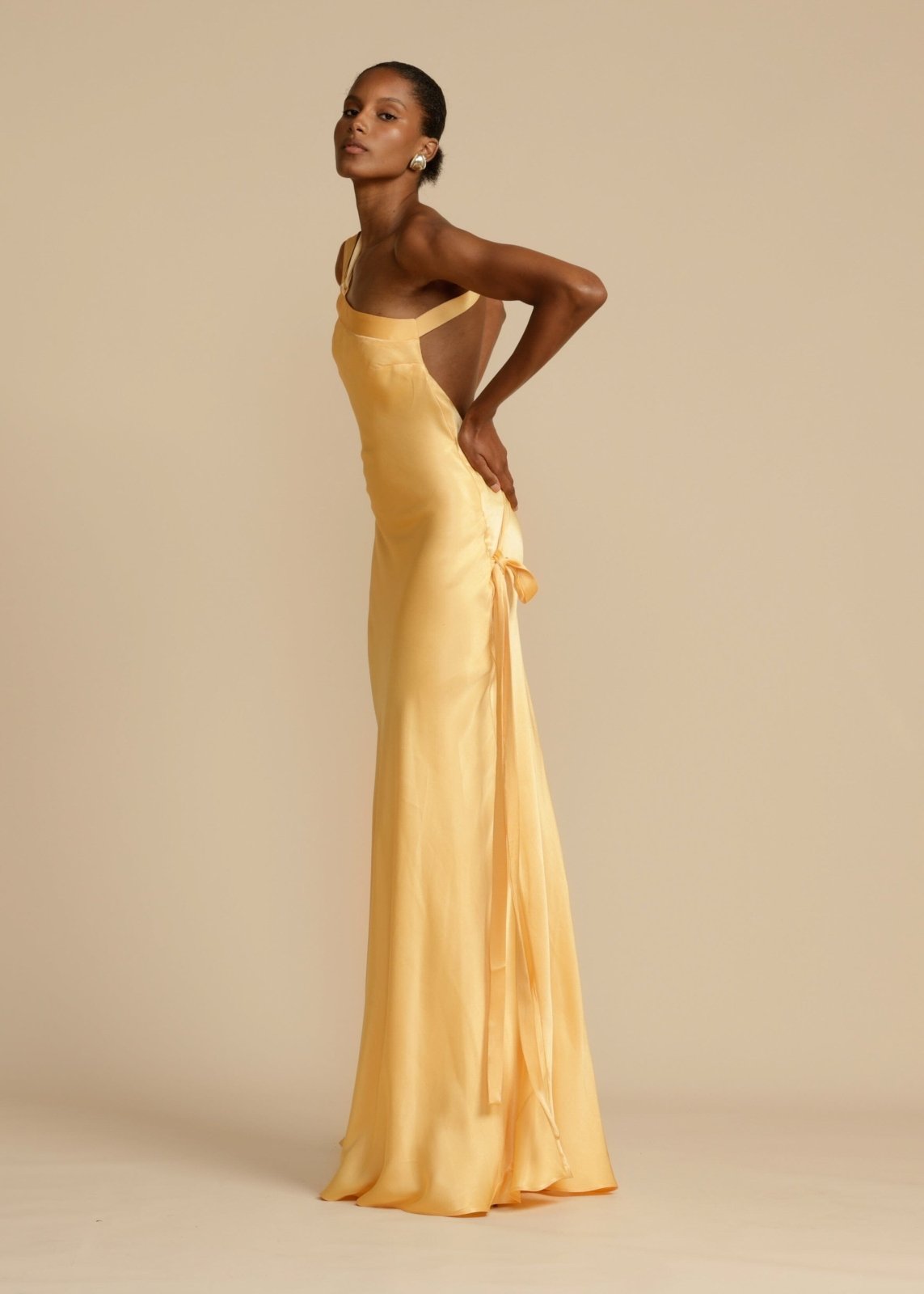 Sukienka maxi Livano Silk z eleganckimi ramiączkami