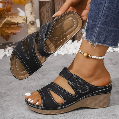 Rowella™ | Eleganckie Sandały na Koturnie z Paseczkiem