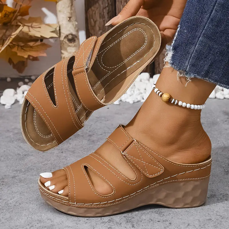 Rowella™ | Eleganckie Sandały na Koturnie z Paseczkiem