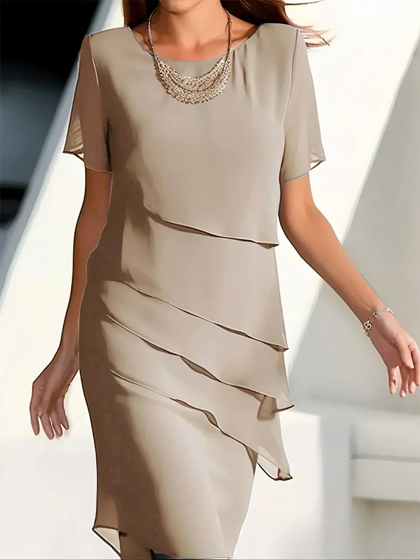 Isabella | Elegancka Sukienka z Kontrolą Brzucha