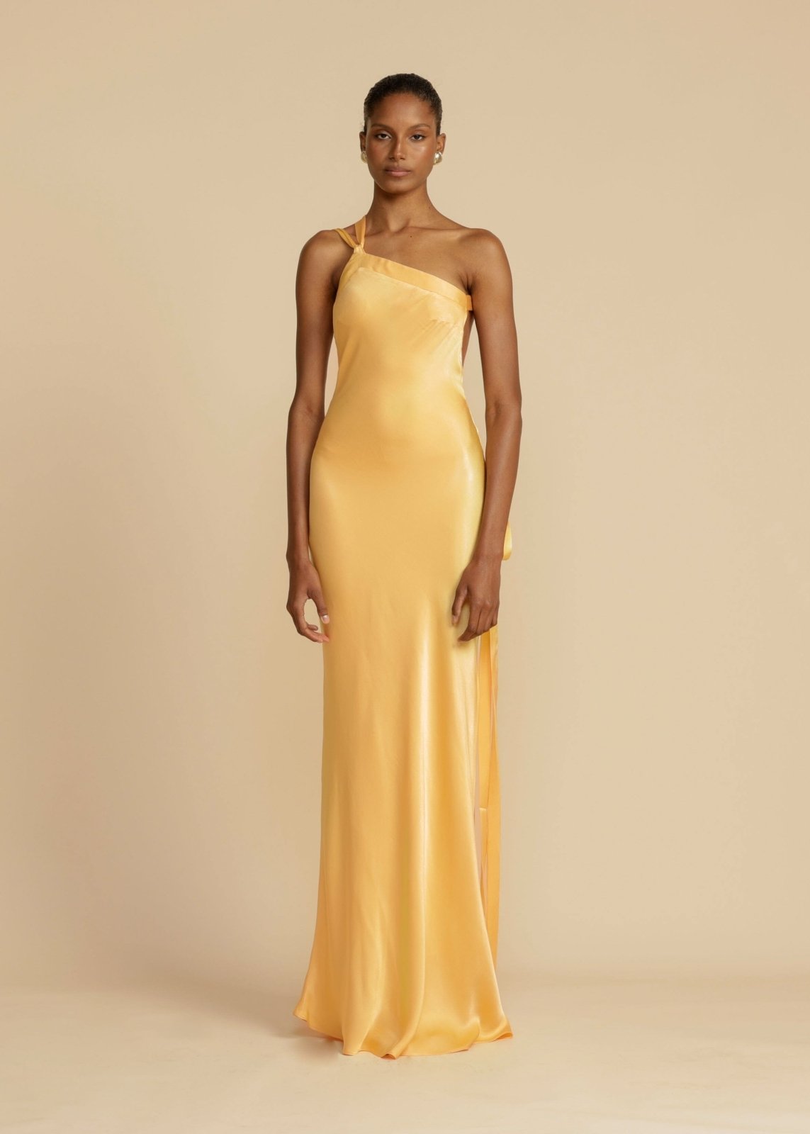 Sukienka maxi Livano Silk z eleganckimi ramiączkami