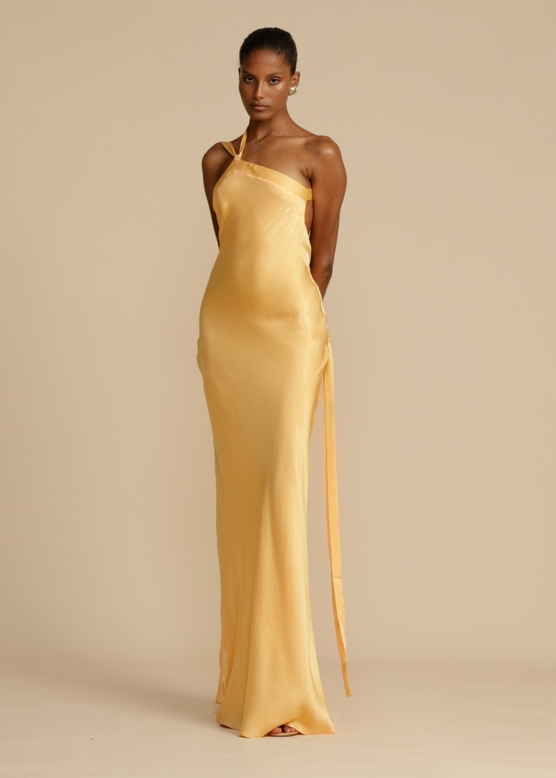 Sukienka maxi Livano Silk z eleganckimi ramiączkami