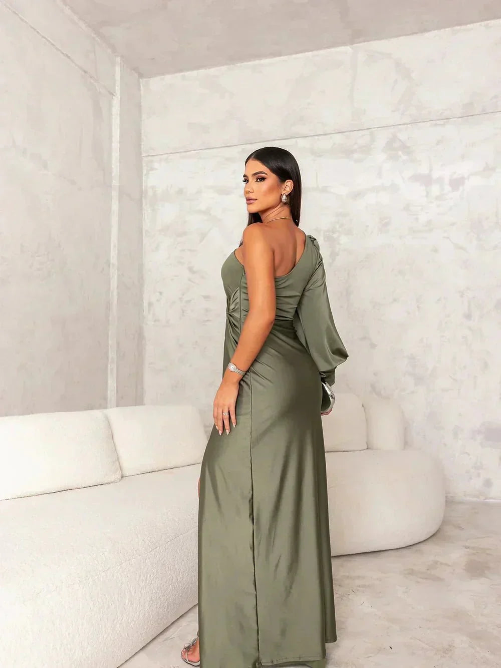Elegancka sukienka z jedwabiu Livano z rozcięciem